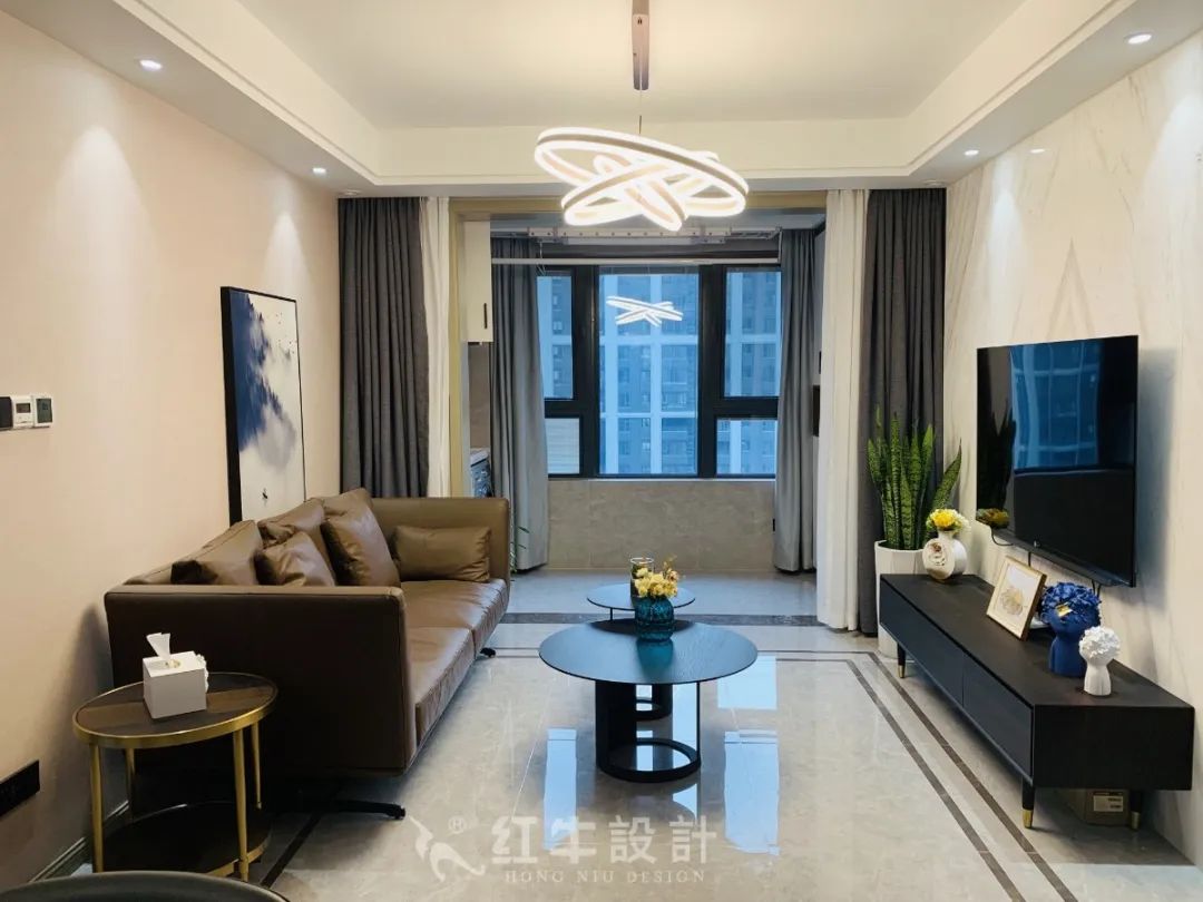 最美畢業(yè)照 ④--保利國際社區(qū)96㎡現(xiàn)代風(fēng)格“成品家”！01客廳